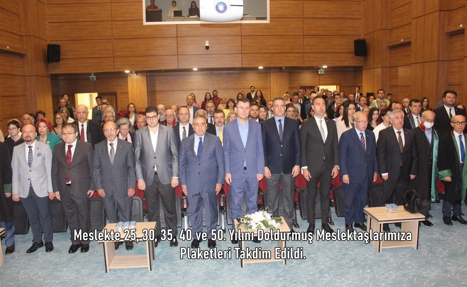 Meslekte 25, 30, 35, 40 ve 50. Yılını Doldurmuş Meslektaşlarımıza Plaketleri Takdim Edildi.