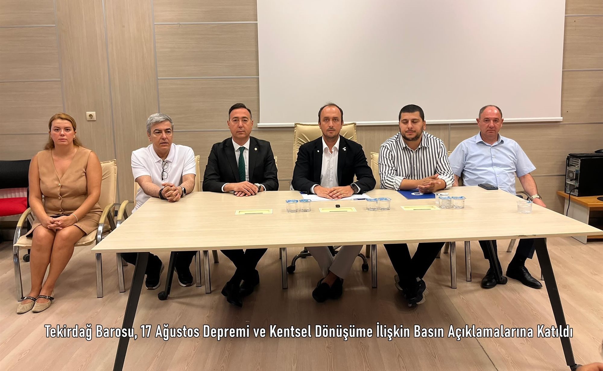 Tekirdağ Barosu, 17 Ağustos Depremi ve Kentsel Dönüşüme İlişkin Basın Açıklamalarına Katıldı