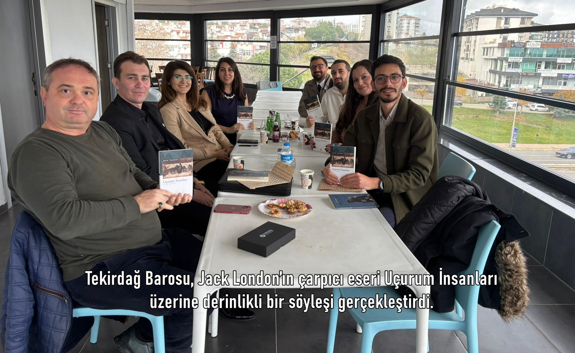 Tekirdağ Barosu, Jack London’ın çarpıcı eseri Uçurum İnsanları üzerine derinlikli bir söyleşi gerçekleştirdi.
