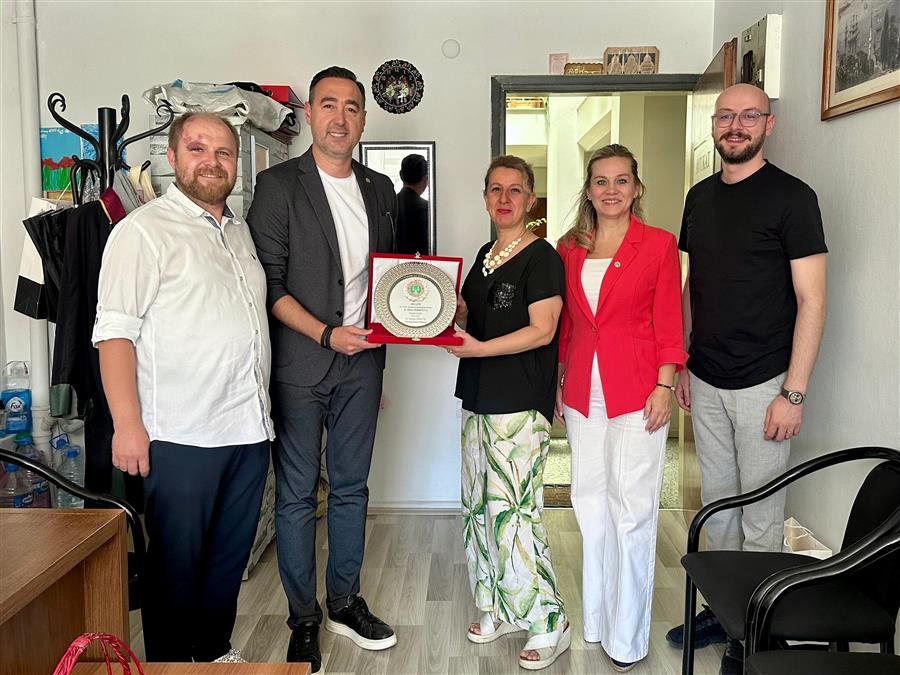 Emekleriyle Mesleğimizi Onurlandıran Meslektaşlarımıza Teşekkürlerimizle
