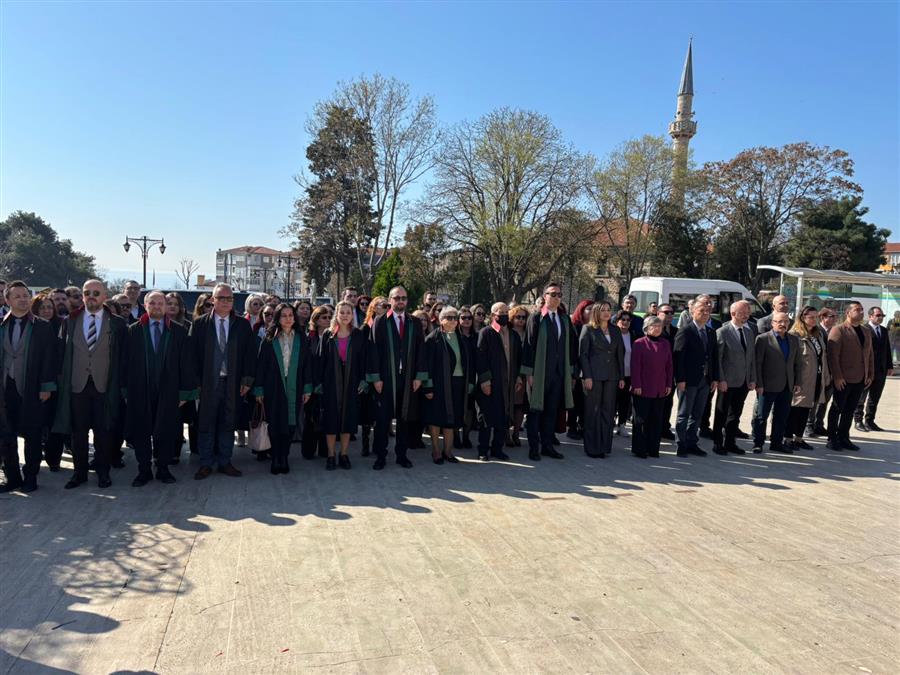 5 Nisan Avukatlar Günü Çelenk Töreni Tüm İlçelerde Gerçekleştirildi